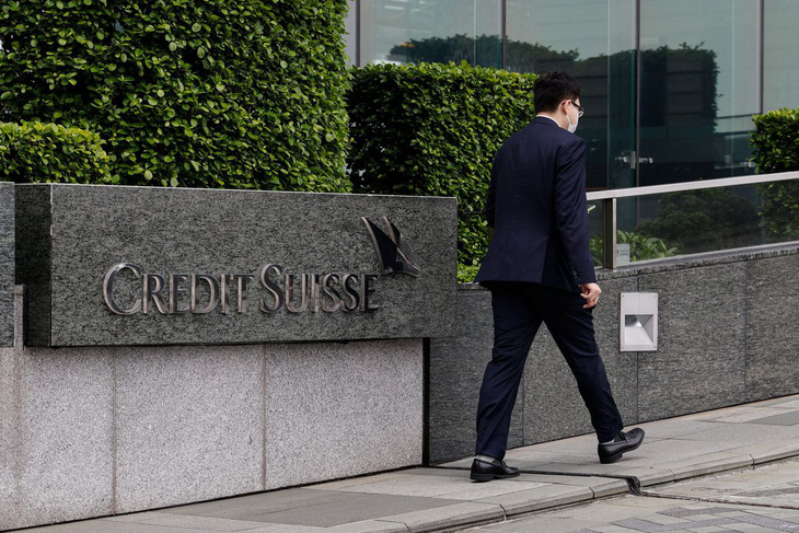 Nhà đầu tư trái phiếu Credit Suisse phẫn nộ khi mất trắng 17 tỉ USD - Ảnh 1.