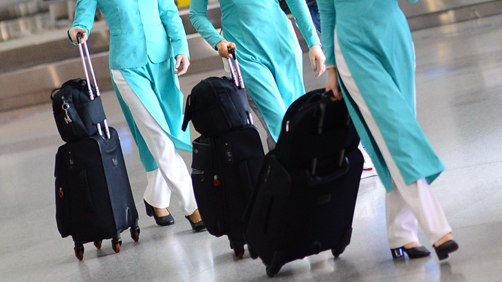 Tiếp viên hàng không xách tay hàng hóa: Đừng để 'cái sảy nảy cái ung'