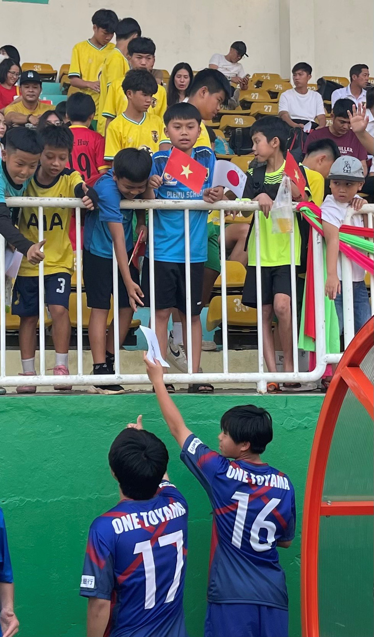 Festival bóng đá Việt - Nhật Cúp Eneos: Ngày vui qua mau! - Ảnh 2.