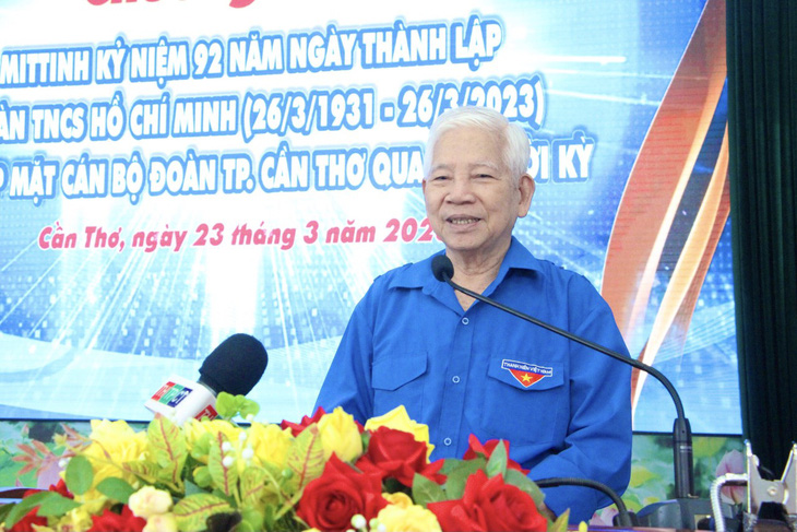 Nguyên Chủ tịch nước Nguyễn Minh Triết phát biểu tại buổi lễ kỷ niệm 92 năm Ngày thành lập Đoàn TNCS Hồ Chí Minh - Ảnh: NGỌC DIỄM