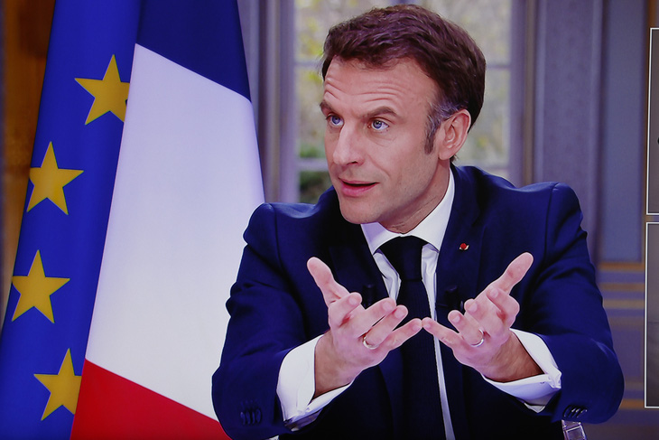 Vì sao tổng thống Pháp phải tháo đồng hồ đắt tiền? - Ảnh 2.