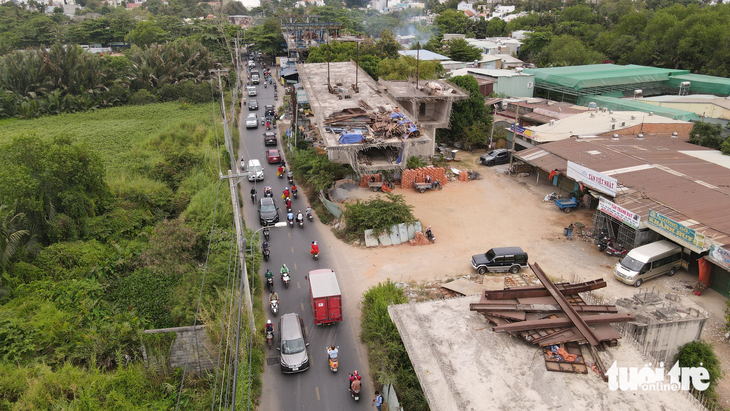 Cầu Nam Lý xây dựng sau 4 năm ngừng thi công, hẹn về đích năm 2024 - Ảnh 7.