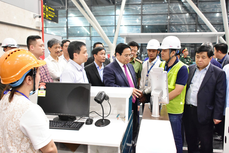 Thủ tướng yêu cầu sớm đưa nhà ga T2 sân bay Phú Bài vào hoạt động - Ảnh 1.