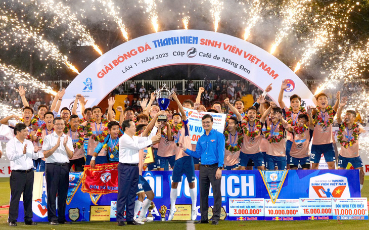 Thủ môn Lào giúp Đại học Huế vô địch Giải bóng đá sinh viên Việt Nam - Ảnh 1.