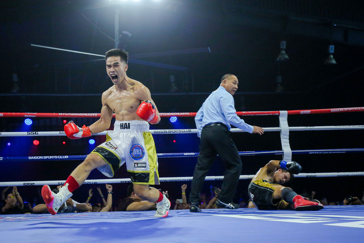 Niềm vui của Nguyễn Ngọc Hải sau khi giành đai boxing chuyên nghiệp đầu tiên trong sự nghiệp - Ảnh: SSC