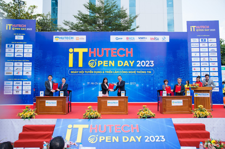 Doanh nghiệp công nghệ săn nhân sự chất lượng tại HUTECH It Open Day 2023 - Ảnh 2.