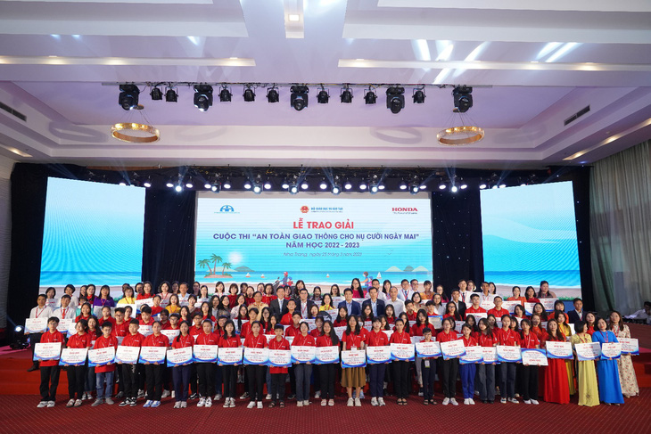Honda Việt Nam trao giải cuộc thi ‘An toàn giao thông cho nụ cười ngày mai’ - Ảnh 1.