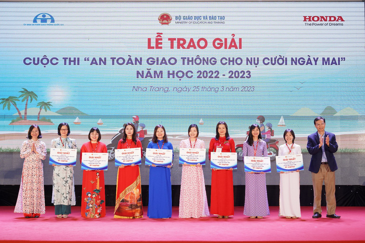Honda Việt Nam trao giải cuộc thi ‘An toàn giao thông cho nụ cười ngày mai’ - Ảnh 3.