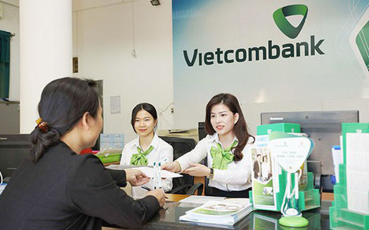 Vietcombank cam kết tiếp tục miễn giảm lãi, phí nhằm hỗ trợ khách hàng phục hồi và phát triển kinh tế - Ảnh: VCB