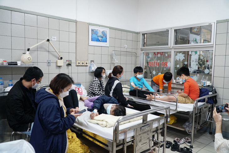 Sáng 29-3, còn 5 học sinh Trường tiểu học Kim Giang (Hà Nội) điều trị tại Bệnh viện Bạch Mai - Ảnh: NGUYỄN HIỀN
