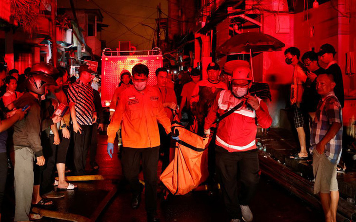 Cháy lớn trạm nhiên liệu ở Indonesia, ít nhất 16 người chết