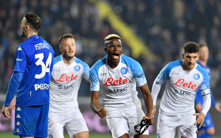 Ngả mũ trước Napoli!