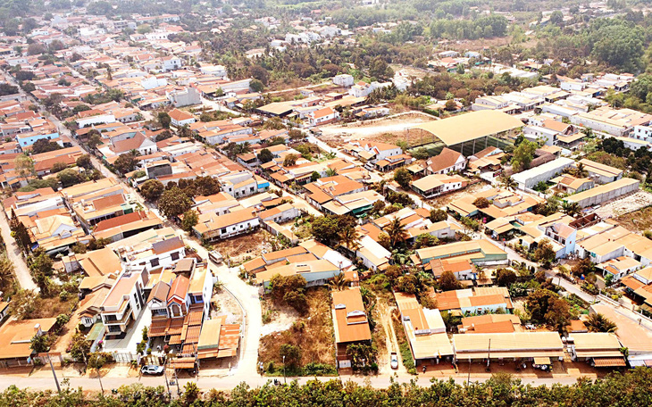 Bụi đỏ sân bay Long Thành đang lan rộng