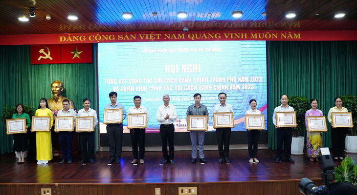 Ông Võ Văn Hoan: Cần đặt mục tiêu chỉ số cải cách hành chính cao hơn - Ảnh 2.