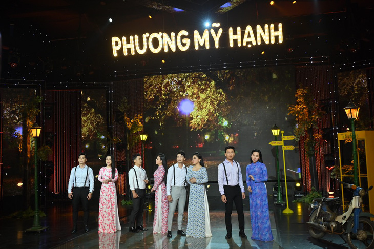 Phương Mỹ Hạnh thực hiện live show với hơn 30 ca khúc được đầu tư chỉn chu trên sân khấu