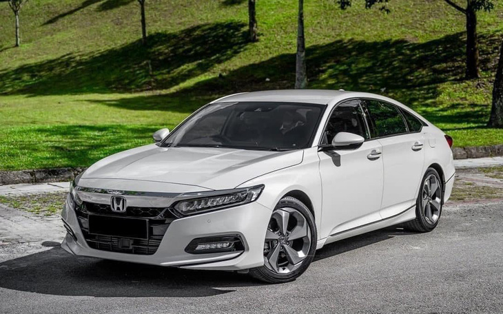 Ế nhất tháng 2, Honda Accord giảm giá 140 triệu đồng