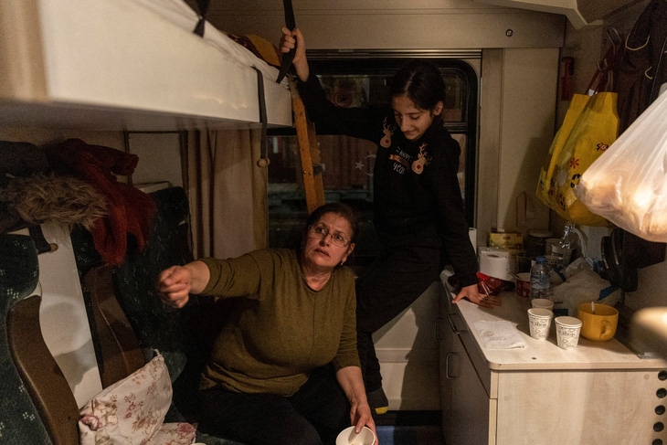 Toa giường nằm của bà Sabriye và con gái - Ảnh: REUTERS/ELOISA LOPEZ