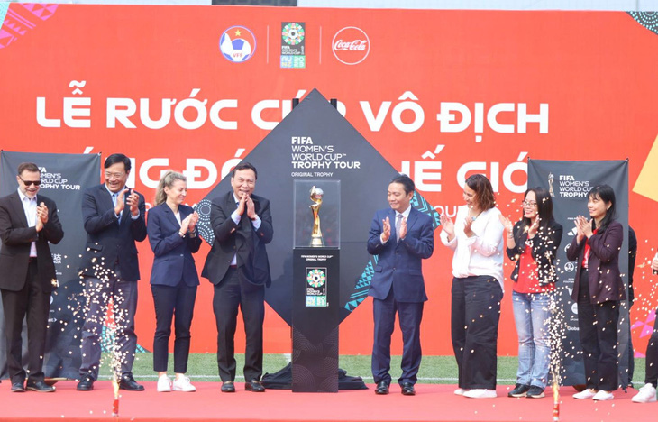Cúp vàng FIFA World Cup 2023 đến Việt Nam - Ảnh 2.