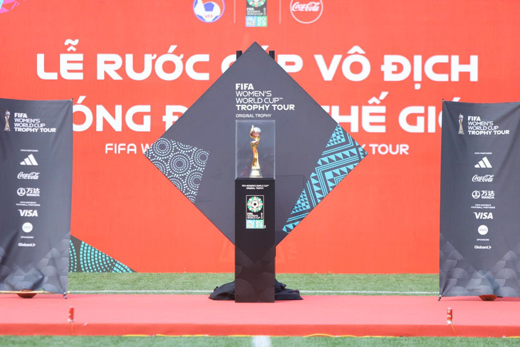 Cúp vàng FIFA World Cup 2023 đến Việt Nam - Ảnh 1.