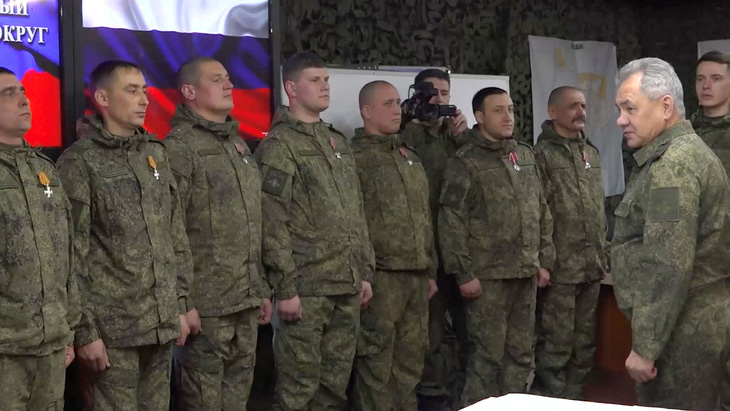 Bộ trưởng Quốc phòng Nga đến tận Donetsk để thị sát? - Ảnh 1.