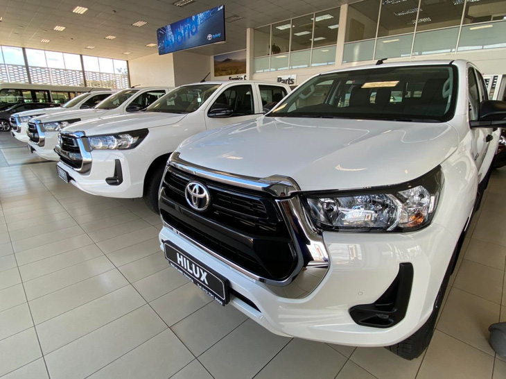 Toyota Hilux mới về Việt Nam trong tháng 3, giá dự kiến ‘chát’ hơn gần 180 triệu đồng - Ảnh 3.