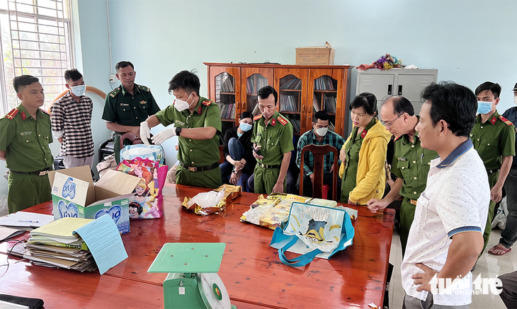 Bắt 2 người vận chuyển hơn 18kg ma túy từ Campuchia - Ảnh 2.