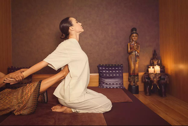 Thái Lan lưu giữ văn hóa qua phép trị liệu massage cổ truyền - Ảnh 1.