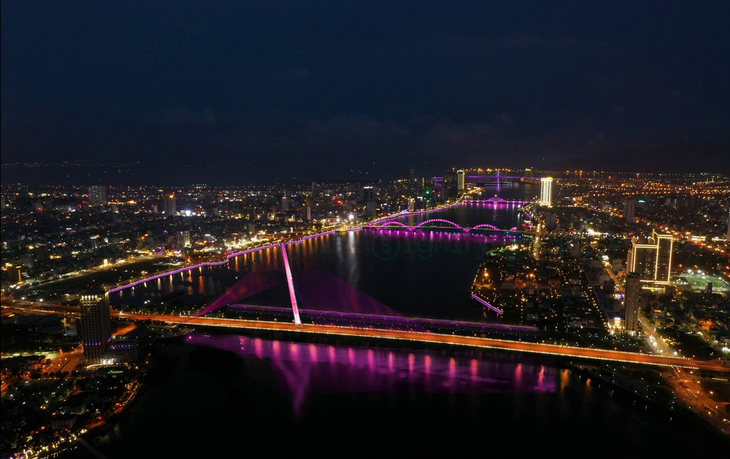 Đà Nẵng chi 400 tỉ đồng thay áo mới cho sông Hàn về đêm - Ảnh 1.