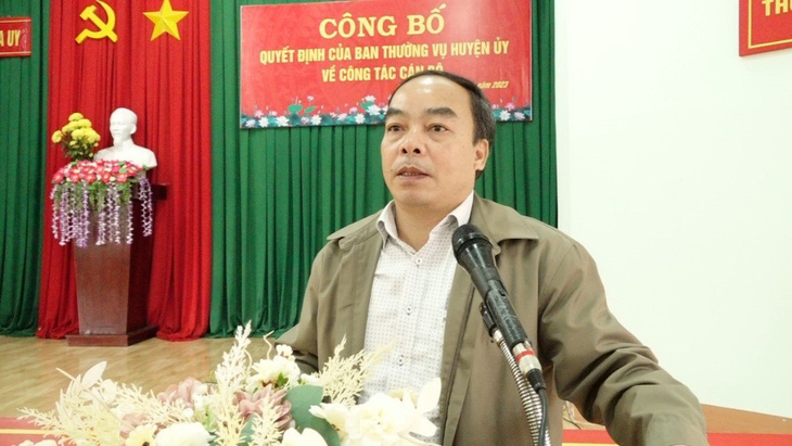 Chủ tịch huyện ở Đắk Lắk hứa nếu sai sẽ vay mượn để nộp tiền vào ngân sách - Ảnh 1.