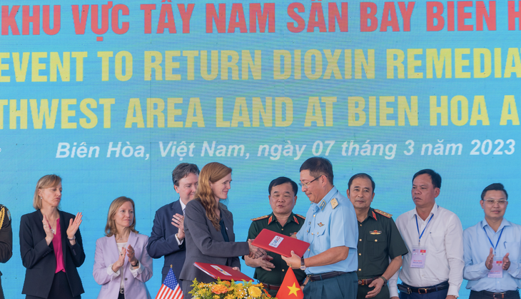 Mỹ tài trợ thêm 73 triệu USD xử lý dioxin tại sân bay Biên Hòa - Ảnh 1.