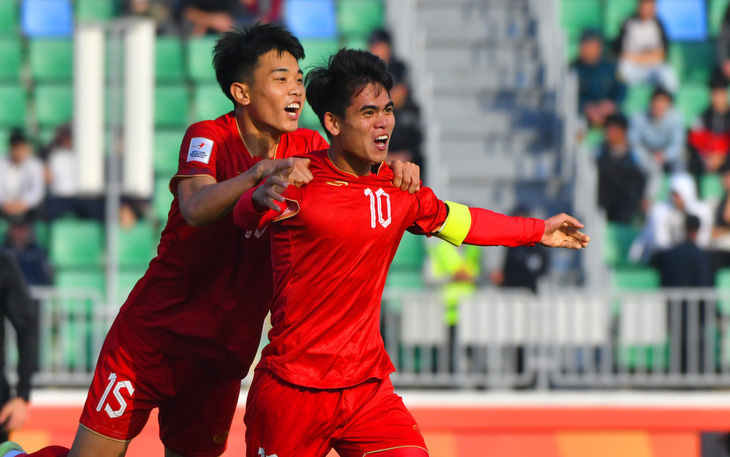 HLV Hoàng Anh Tuấn: "Tôi thay mặt U20 Việt Nam xin lỗi đã không hoàn thành nhiệm vụ. Chúc mừng Iran"