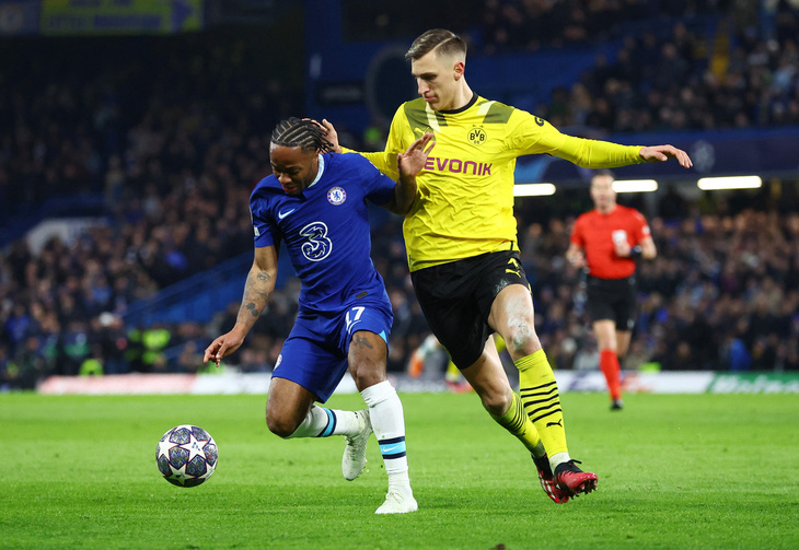 Dù rất nỗ lực nhưng Dortmund (phải) không thể làm nên chuyện trước Chelsea - Ảnh: REUTERS