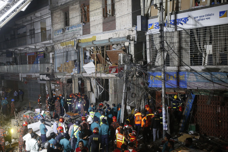 Tòa nhà 7 tầng bị nổ lớn làm 17 người thiệt mạng - Ảnh 1.