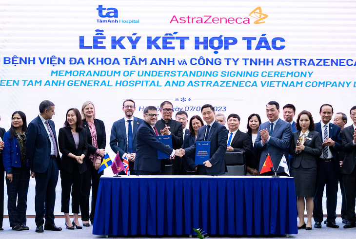 Lễ ký bản ghi nhớ hợp tác song phương giữa hệ thống Bệnh viện đa khoa Tâm Anh và Công ty TNHH AstraZeneca Việt Nam - Ảnh: NAM TRẦN