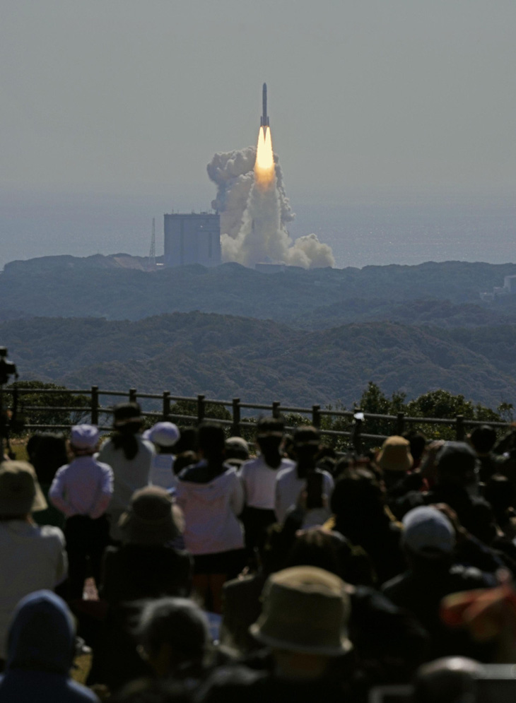 Lãnh đạo cơ quan vũ trụ Nhật xin lỗi vì tên lửa phóng thất bại - Ảnh 2.