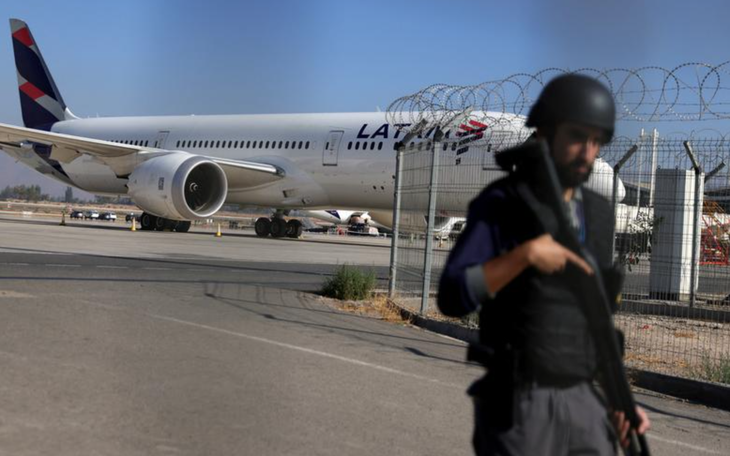 Cướp đấu súng với nhân viên sân bay Chile hòng đoạt chục triệu đô la tiền mặt