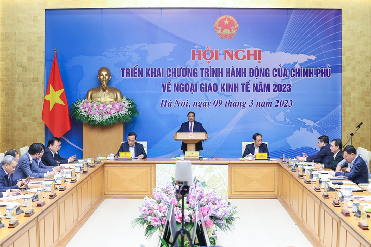 Thủ tướng: Tất cả đại sứ quán Việt Nam phải mở visa điện tử - Ảnh 1.