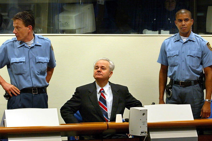 Ông Milosevic ra tòa ICC. Ảnh: The New York Times
