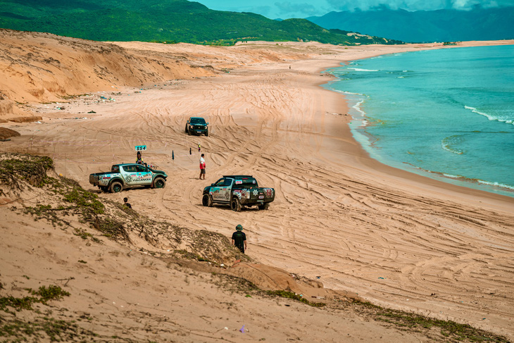 Cung đường ven biển Bắc Khánh Hòa nối những điểm du lịch hoang sơ tuyệt đẹp - Ảnh 6.