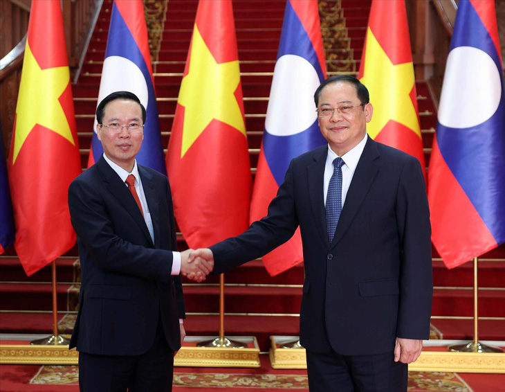 Chủ tịch nước Võ Văn Thưởng thăm Lào: Việt Nam tặng món quà 1 triệu USD - Ảnh 2.