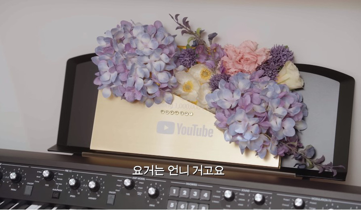 Davichi nhận nút vàng YouTube, Kang Min Kyung quyết cưa đôi cho Lee Hae Ri - Ảnh 6.