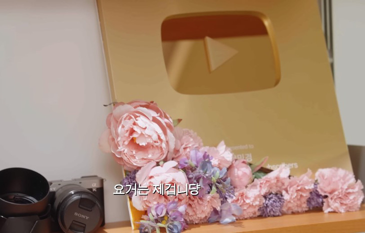 Davichi nhận nút vàng YouTube, Kang Min Kyung quyết cưa đôi cho Lee Hae Ri - Ảnh 7.