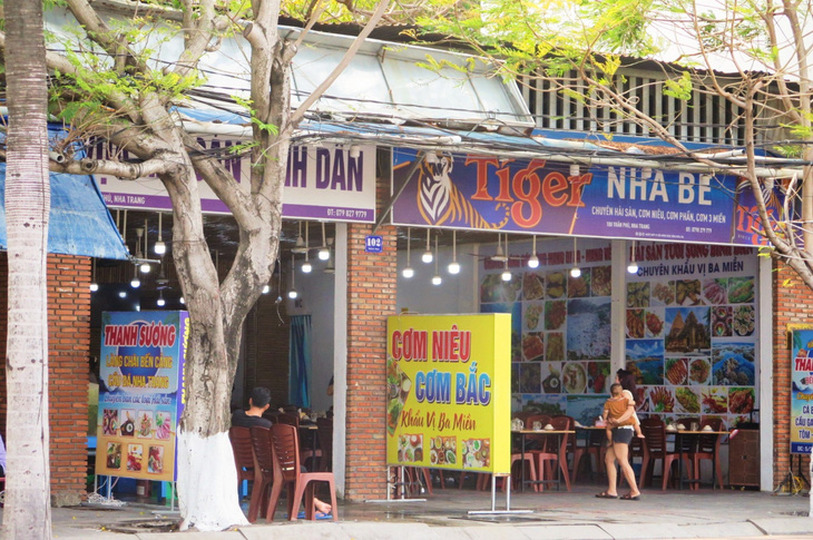 Lãnh đạo Nha Trang yêu cầu làm rõ vụ nhà hàng bị tố chặt chém khách nước ngoài - Ảnh 1.