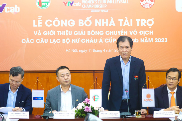 Đội tuyển bóng chuyền nữ Việt Nam mang tên Sport Center I tại giải châu Á - Ảnh 1.