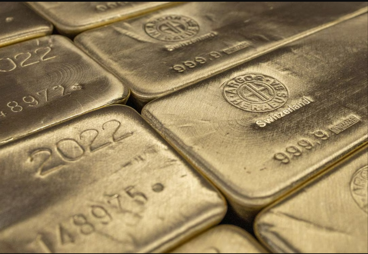 Giá vàng thế giới tăng qua mức 2.000 USD - Ảnh 1.