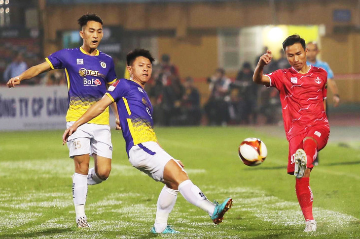 Thắng Hải Phòng 3-0, Hà Nội trở lại ngôi đầu V-League - Ảnh 1.