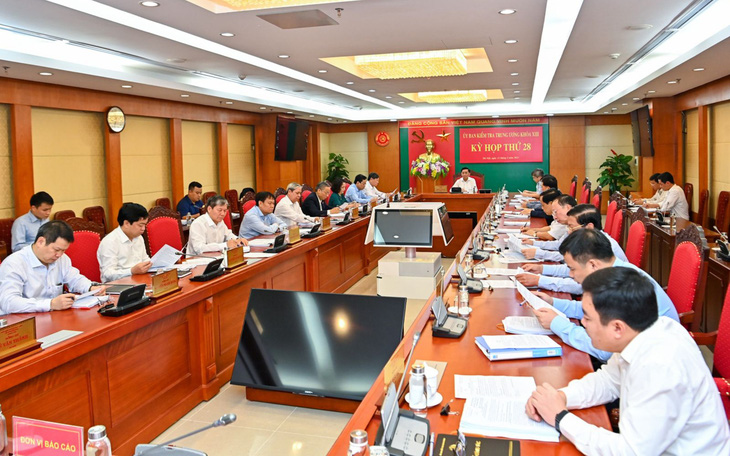 Ủy ban Kiểm tra Trung ương đề nghị kỷ luật nguyên bí thư Tỉnh ủy Lào Cai Nguyễn Văn Vịnh