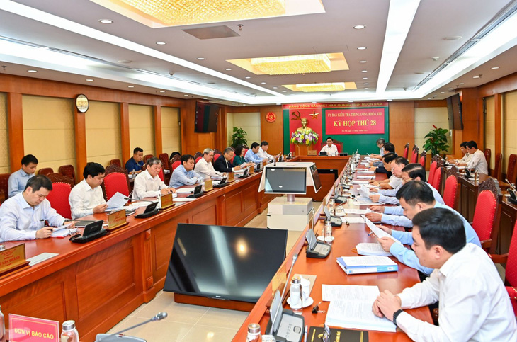 Ủy ban Kiểm tra Trung ương đề nghị kỷ luật nguyên bí thư Tỉnh ủy Lào Cai Nguyễn Văn Vịnh - Ảnh 1.