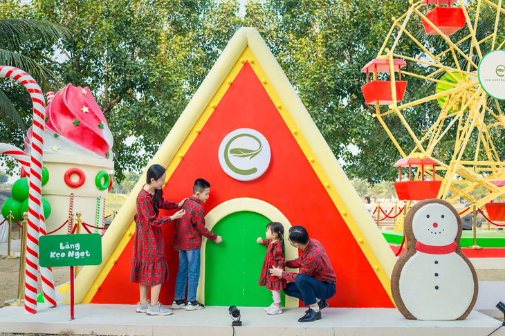 Những mô hình vui chơi ấn tượng trong công viên Hồ Thiên Nga tại đô thị Eco Central Park