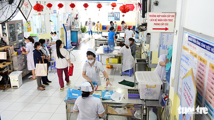 Nhiều bệnh nhi tại Bệnh viện Nhi đồng 1 (TP.HCM) được “cố vấn” Công ty Deeda Việt Nam tiếp cận đăng bài kêu gọi quyên góp - Ảnh: DUYÊN PHAN